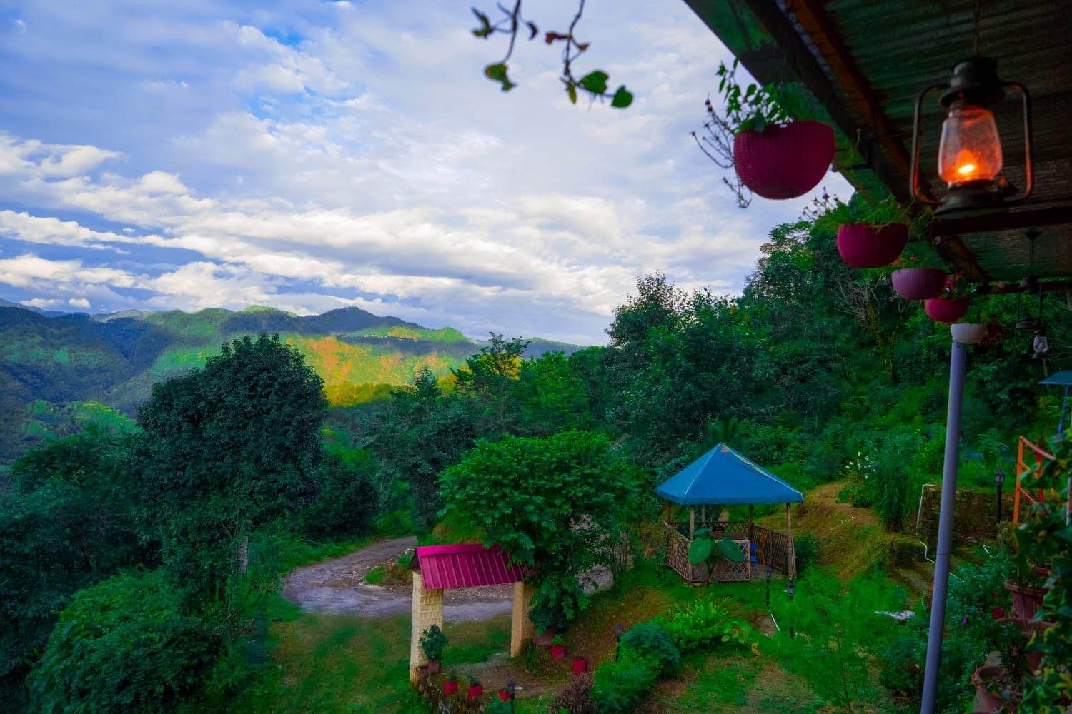 Ooncha Dana Living with Nature Home Stay & Cafe