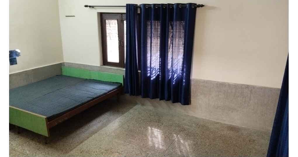 Single Room For Rent Near Krishna Hospital