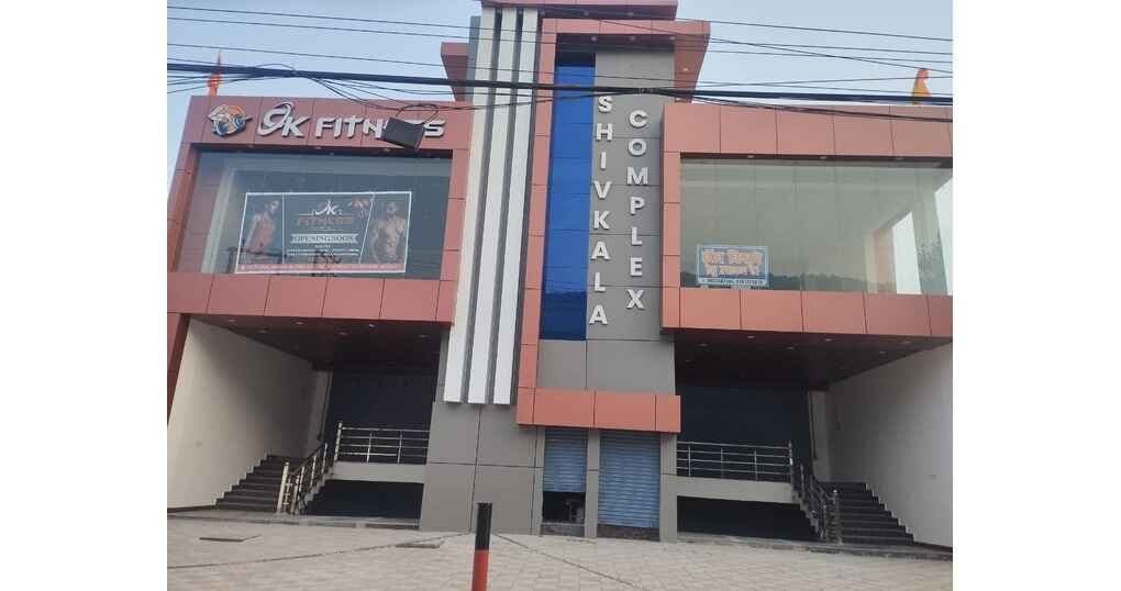 Hall 2200 SqFt For Rent Near Canal Road